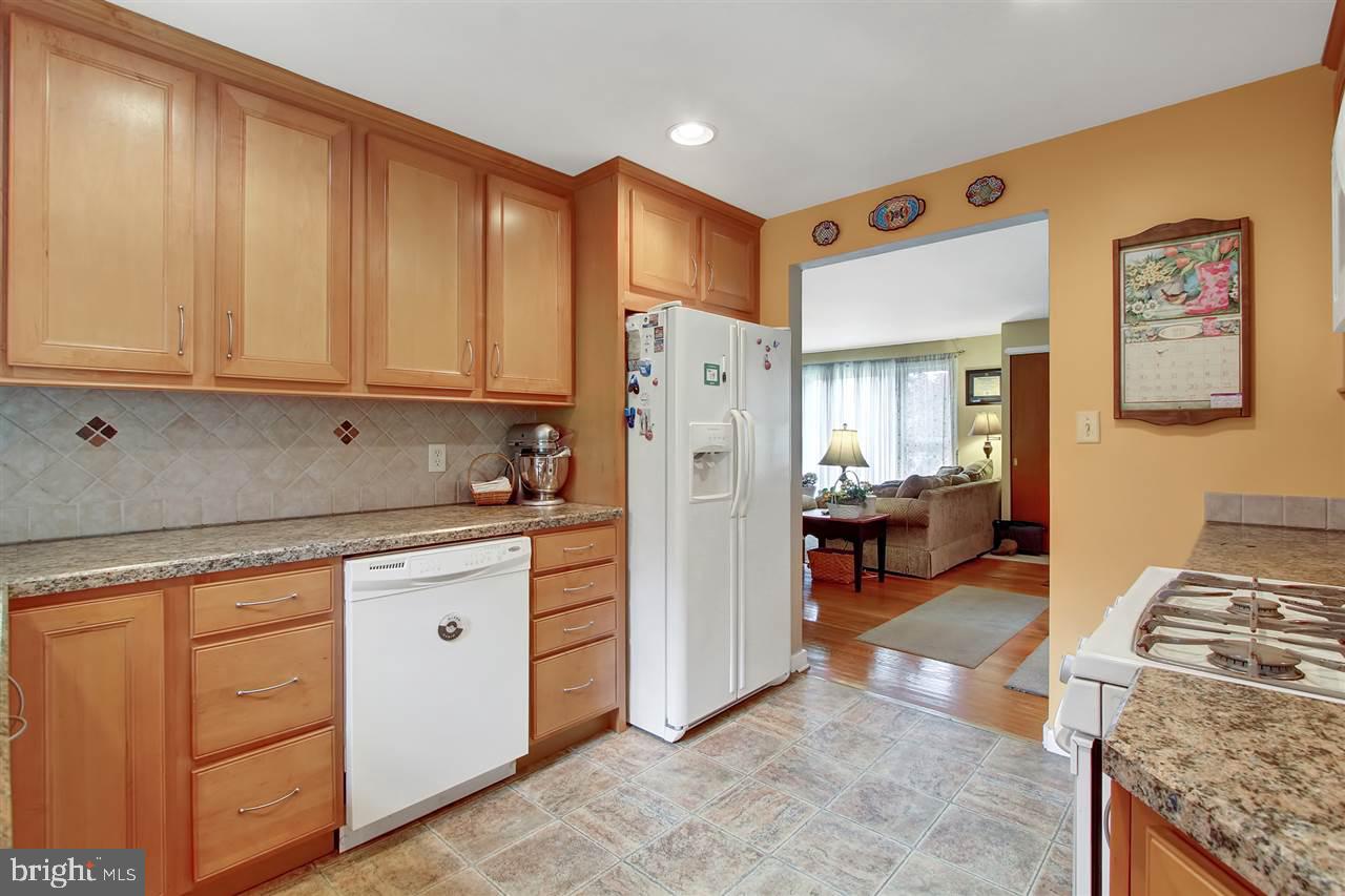 2438 Wharton Road York, PA 17402 - Photo 9 of 25 Gallery Image 9