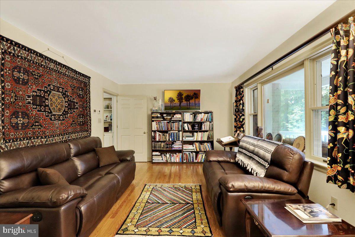 154 Deer Hill Road Reading, PA 19607 - Photo 17 of 97 a living room with furniture and a large window