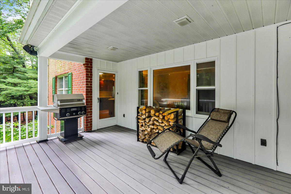 154 Deer Hill Road Reading, PA 19607 - Photo 28 of 97 a living room with furniture and a wooden floor