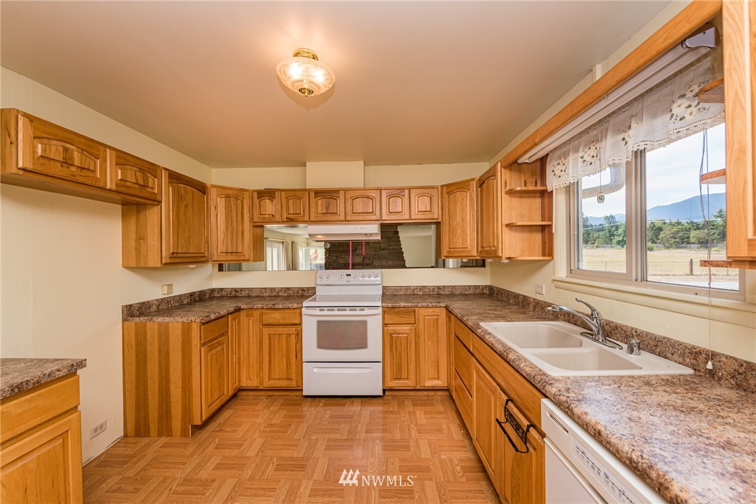 536 Laird Road Port Angeles, WA 98363 - Photo 11 of 40 Gallery Image 11