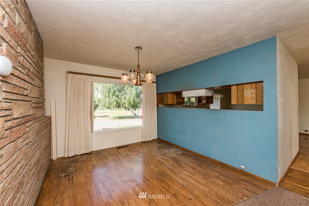 536 Laird Road Port Angeles, WA 98363 - Photo 9 of 40 Gallery Image 9