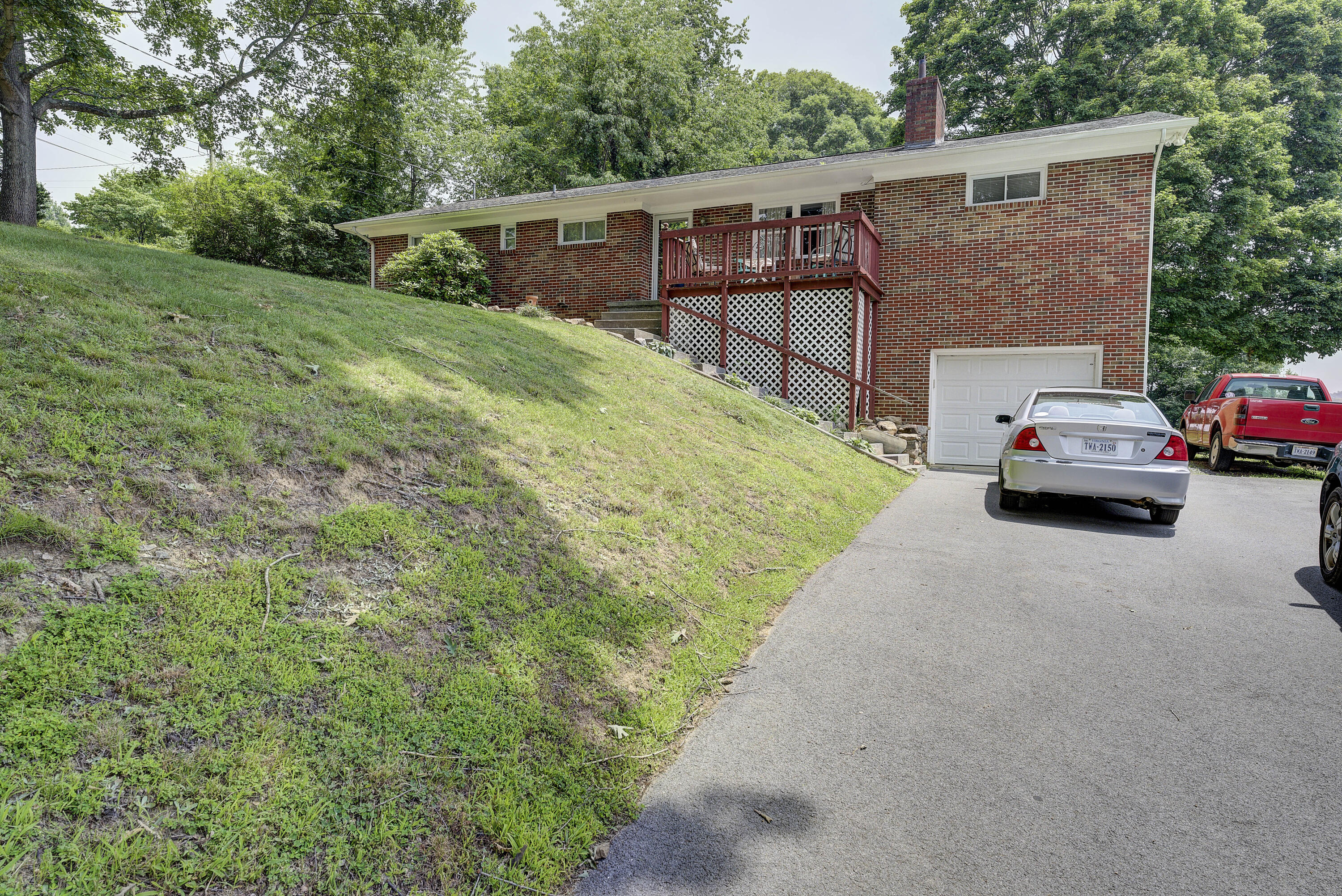 425 Omaha Road Bristol, VA 24201 - Photo 3 of 26 Omaha-27