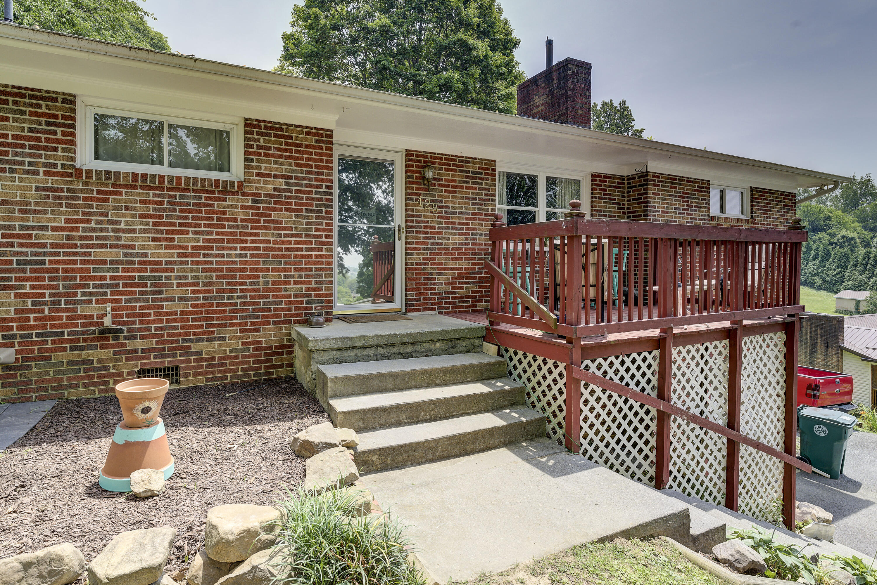 425 Omaha Road Bristol, VA 24201 - Photo 8 of 26 Omaha-24