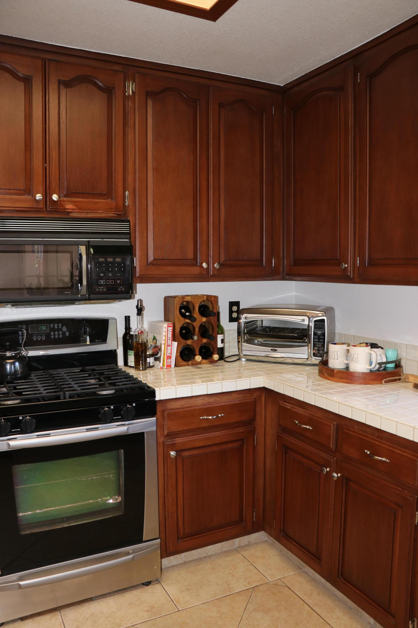 7100 Georgetown Road Goleta, CA 93117 - Photo 11 of 35 Kitchen IMG_4244