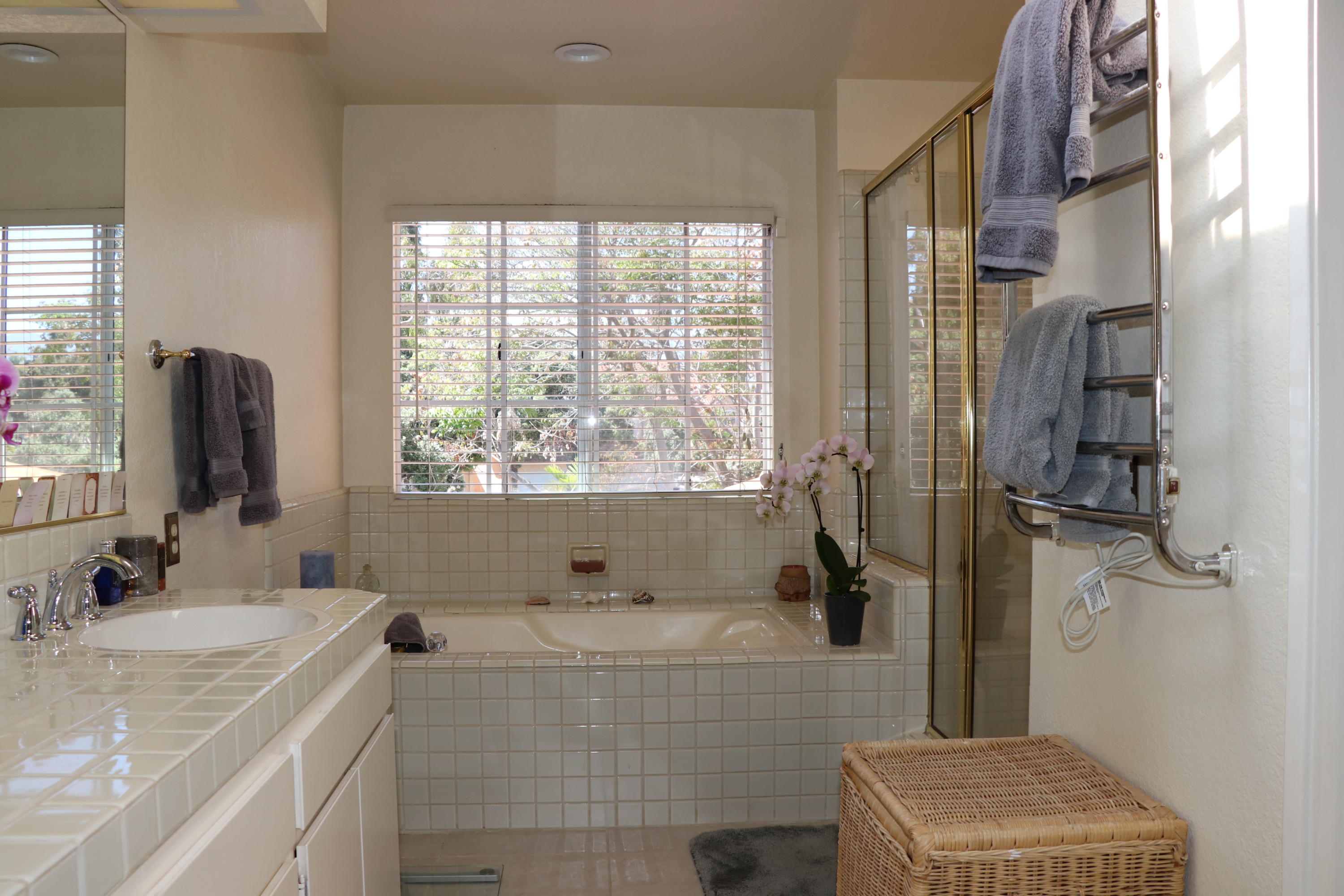 7100 Georgetown Road Goleta, CA 93117 - Photo 25 of 35 M Bath IMG_4319