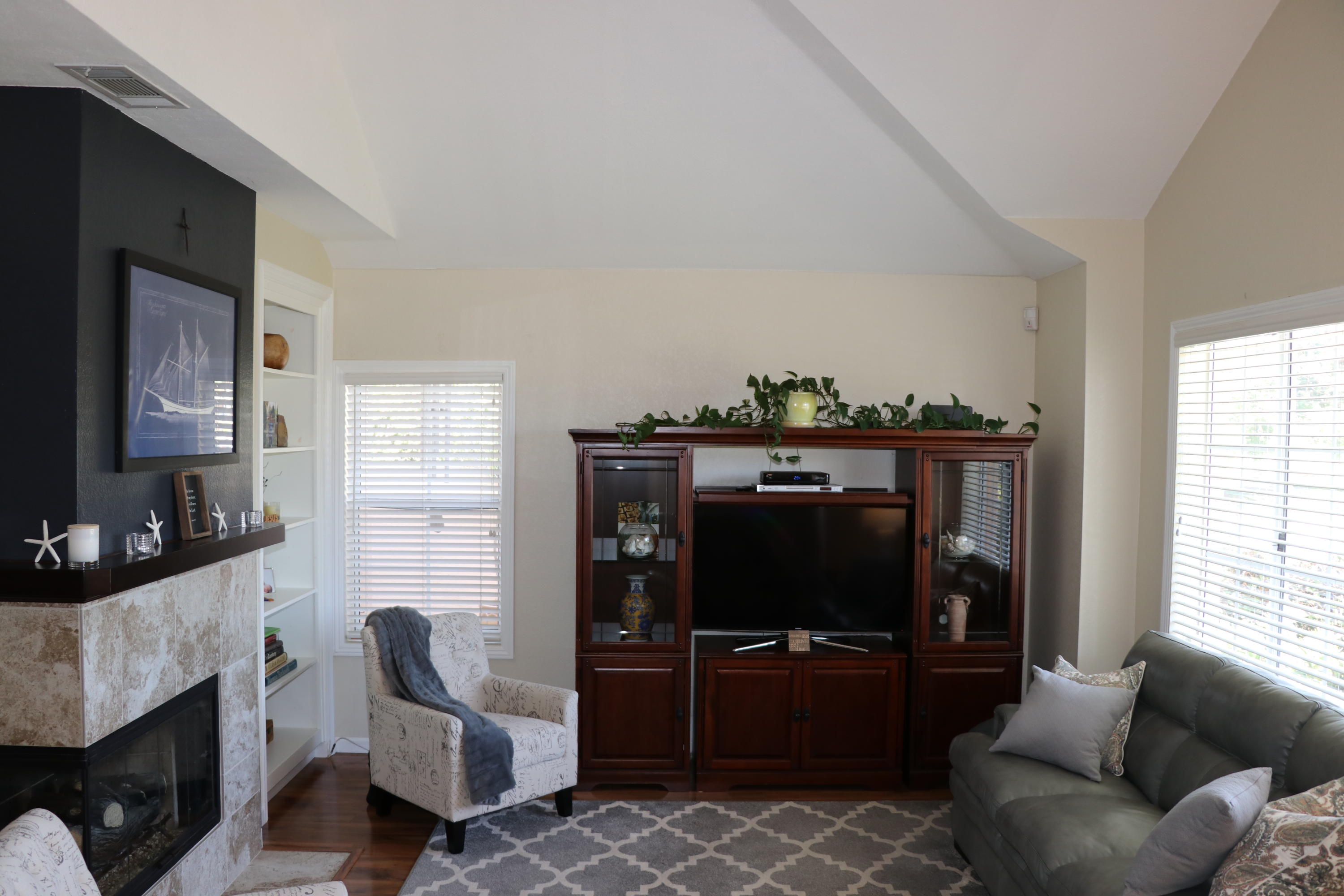 7100 Georgetown Road Goleta, CA 93117 - Photo 5 of 35 Living IMG_4262
