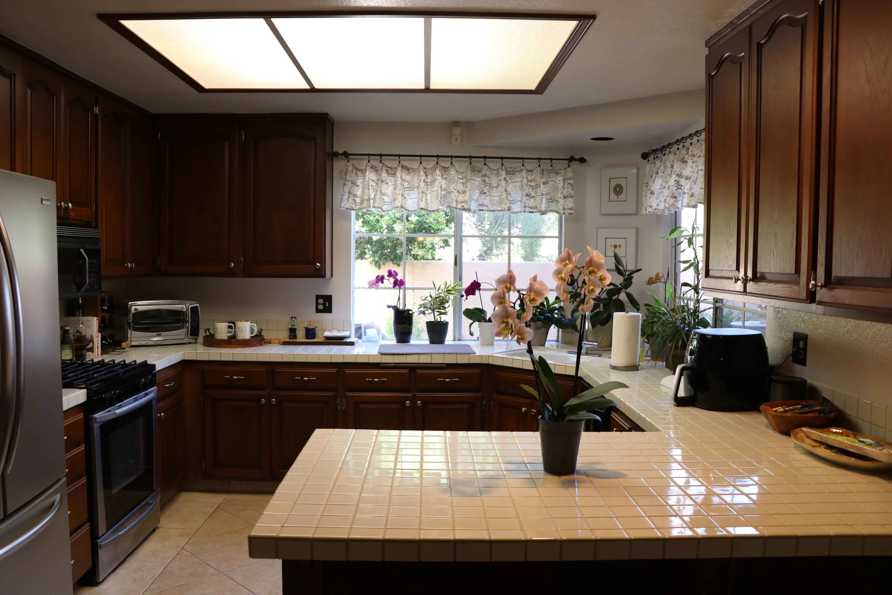 7100 Georgetown Road Goleta, CA 93117 - Photo 8 of 35 Kitchen IMG_4230