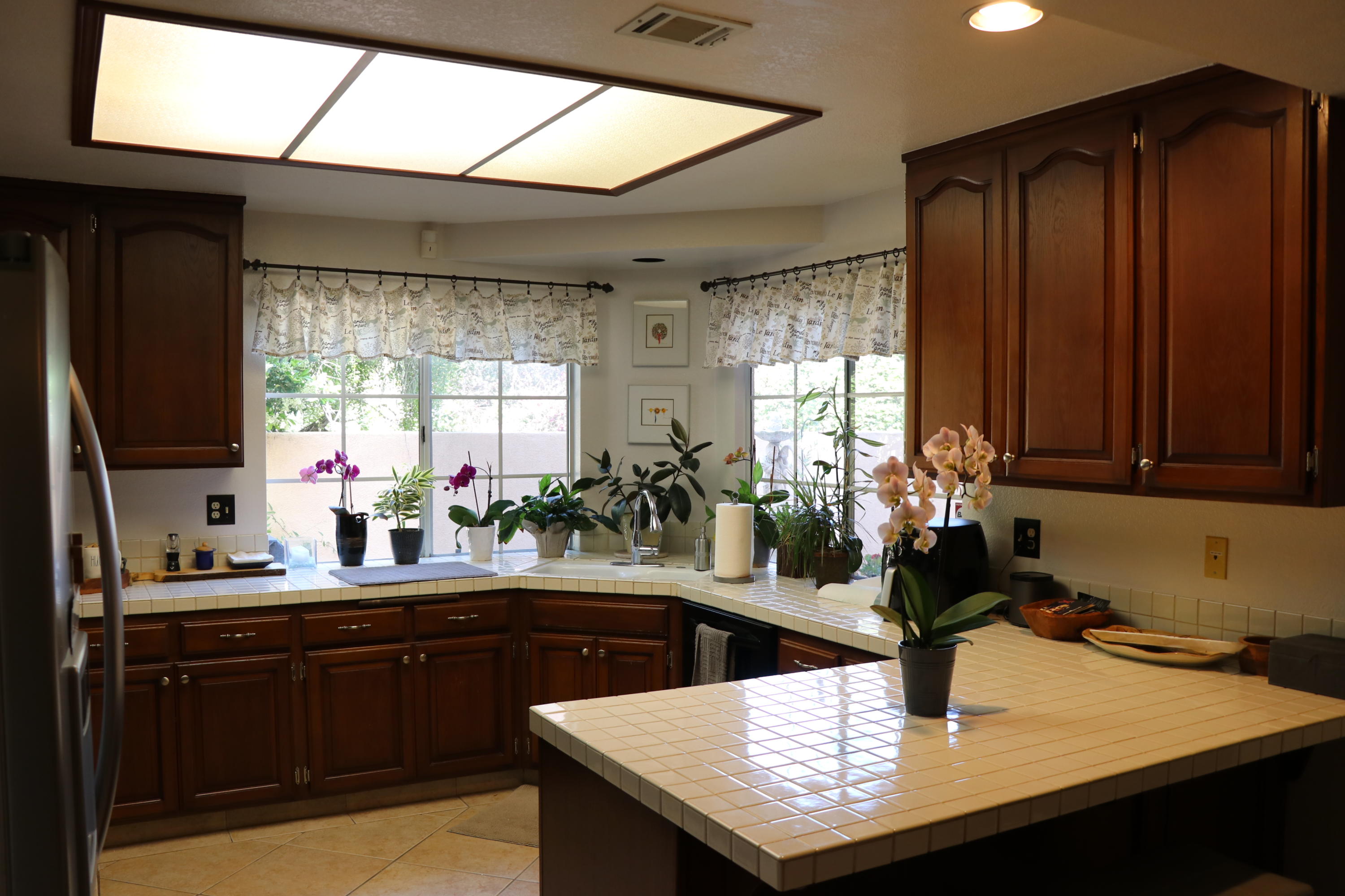 7100 Georgetown Road Goleta, CA 93117 - Photo 9 of 35 Kitchen IMG_4236