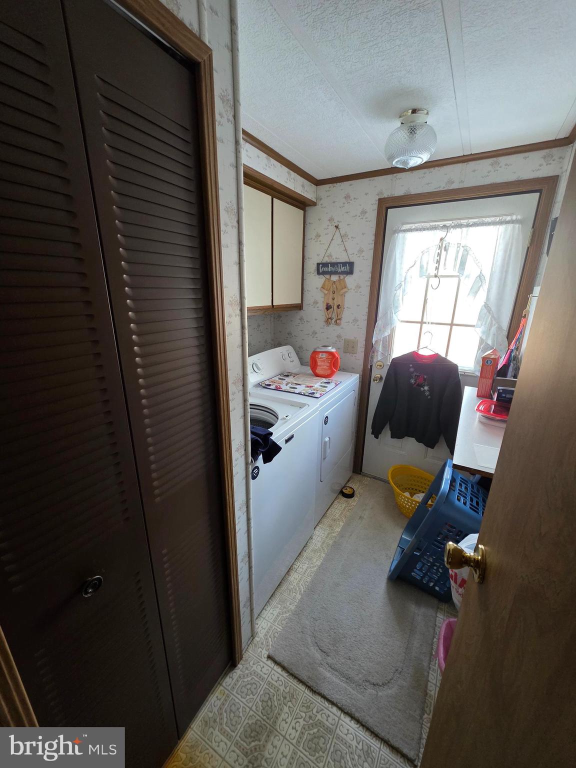 210 Maple Avenue Manheim, PA 17545 - Photo 7 of 10 a living room with furniture and a window
