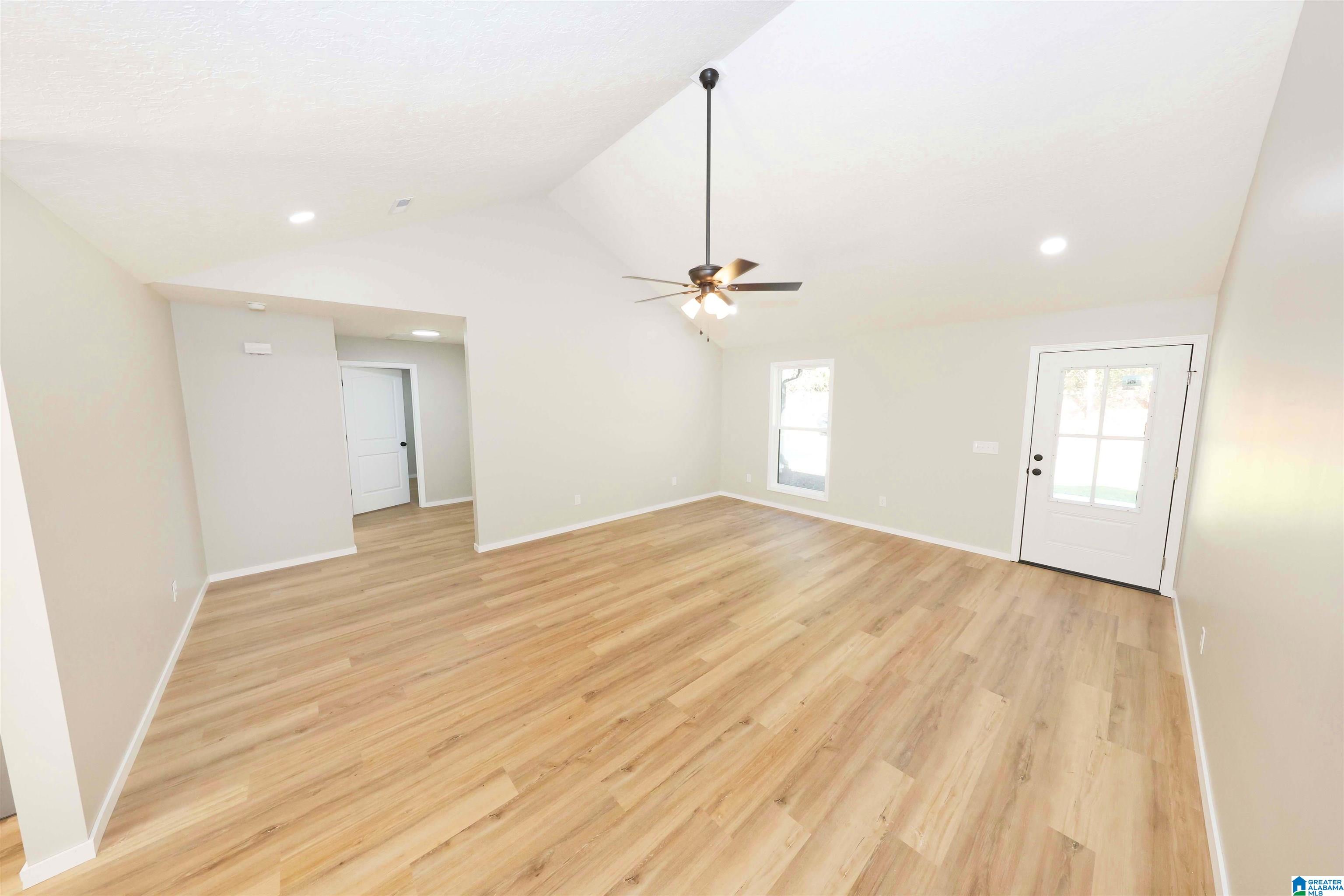 204 Anniston Beach Road Anniston, AL 36206 - Photo 4 of 21