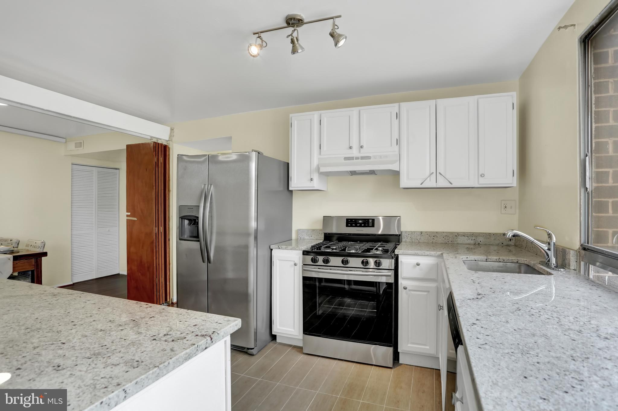 7951 Riggs Road, Unit 8 Hyattsville, MD 20783 - Photo 3 of 17