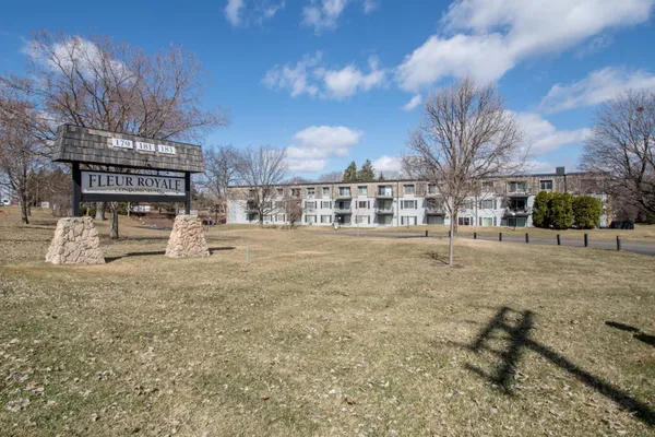 $139,900 | 181 Little Canada Road East, Unit 115, Little Canada, MN 55117