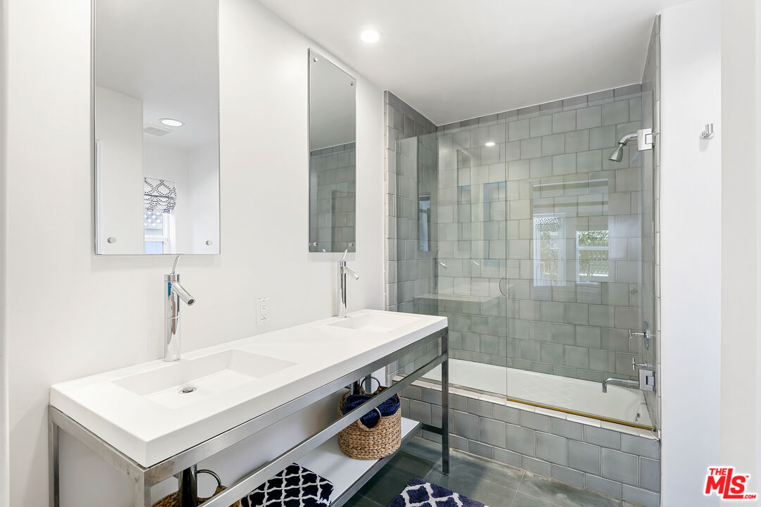 1341 Palisades Beach Road Santa Monica, CA 90401 - Photo 11 of 68