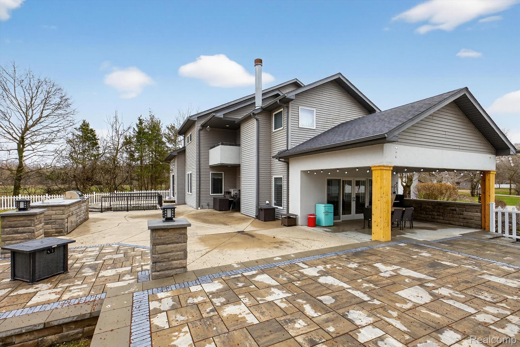 552 North McKinley Road Flushing, MI 48433 - Photo 68 of 98 View of patio / terrace