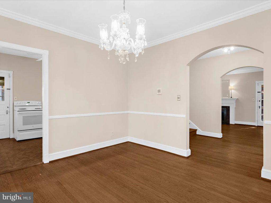 1201 Noyes Drive Silver Spring, MD 20910 - Photo 12 of 35 a view of a livingroom with wooden floor