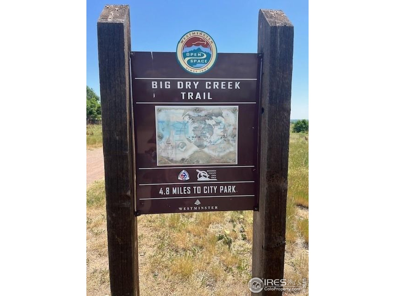 10947 West 100th Drive Broomfield, CO 80021 - Photo 37 of 38 a close up of a sign board
