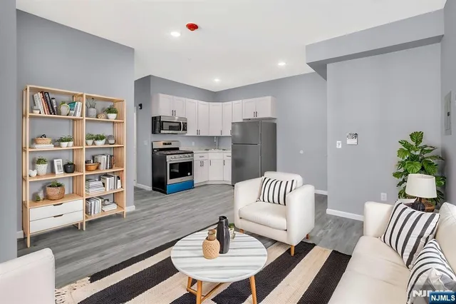 $3,770,000 | 157 Clifton Avenue, Newark, NJ 07104