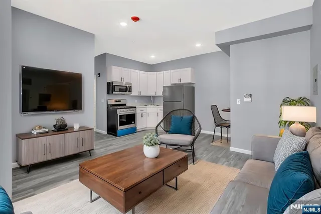 $3,770,000 | 157 Clifton Avenue, Newark, NJ 07104