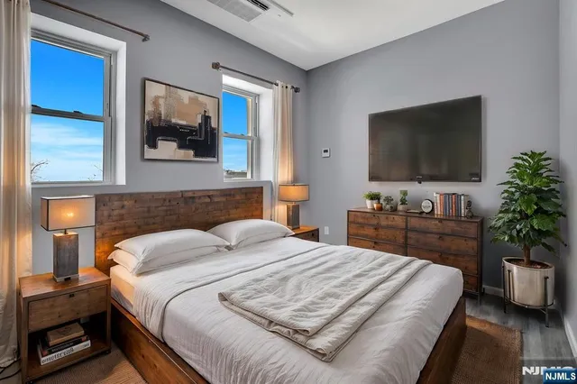 $3,770,000 | 157 Clifton Avenue, Newark, NJ 07104