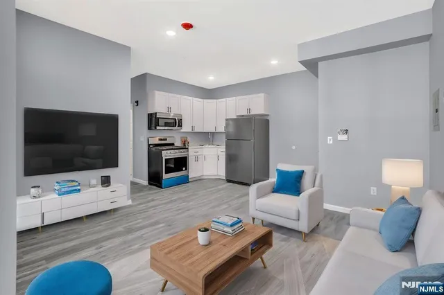 $3,770,000 | 157 Clifton Avenue, Newark, NJ 07104