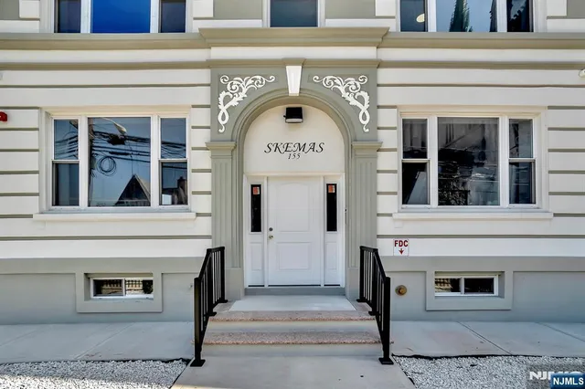 $3,770,000 | 157 Clifton Avenue, Newark, NJ 07104