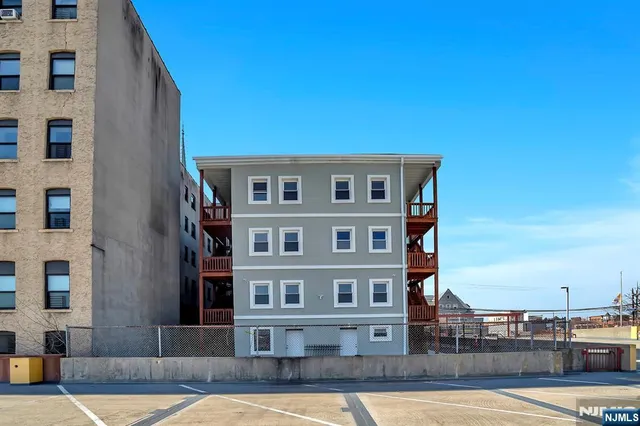 $3,770,000 | 157 Clifton Avenue, Newark, NJ 07104