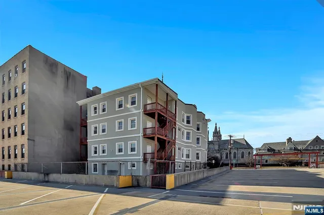 $3,770,000 | 157 Clifton Avenue, Newark, NJ 07104