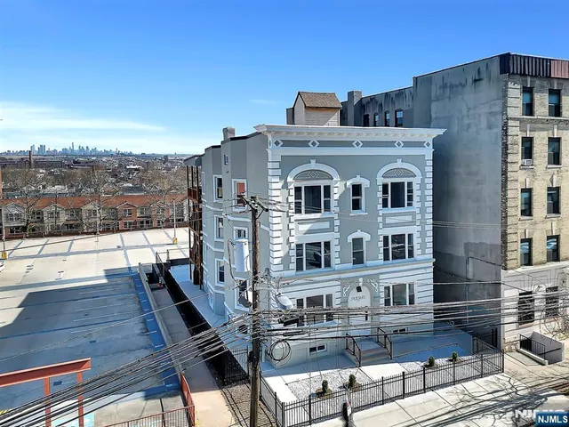 $3,770,000 | 157 Clifton Avenue, Newark, NJ 07104