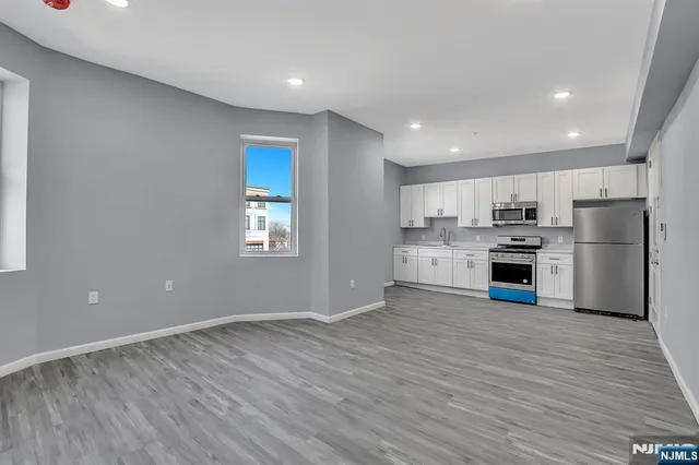 $3,770,000 | 157 Clifton Avenue, Newark, NJ 07104