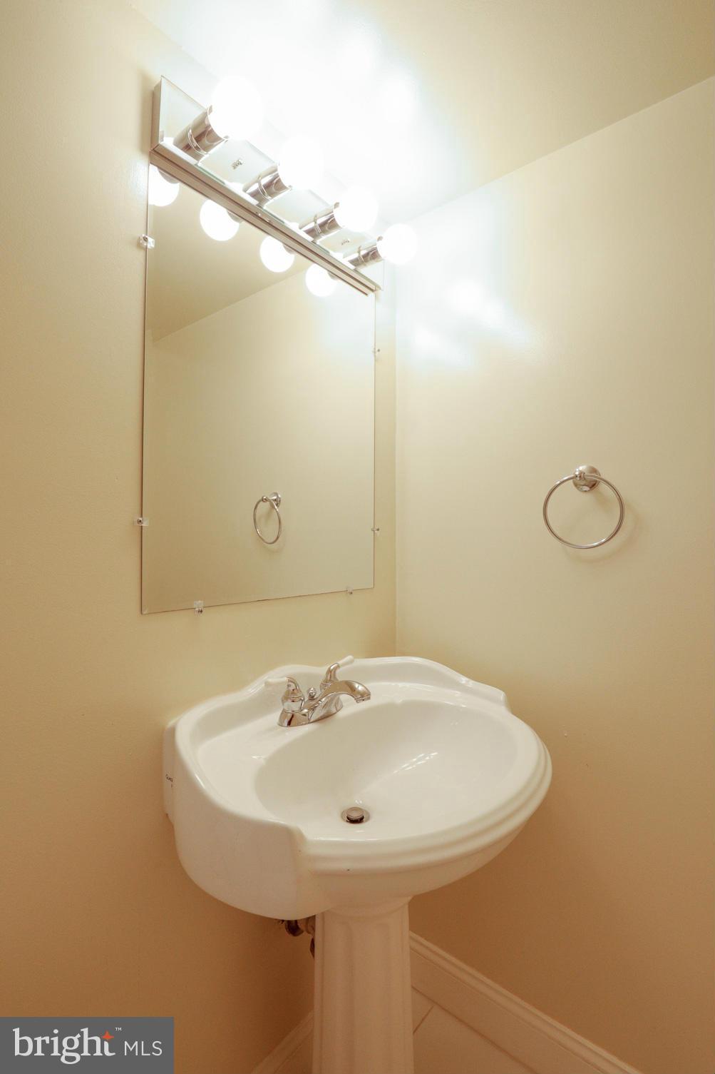 13822 Delaney Road Woodbridge, VA 22193 - Photo 14 of 29 Bath