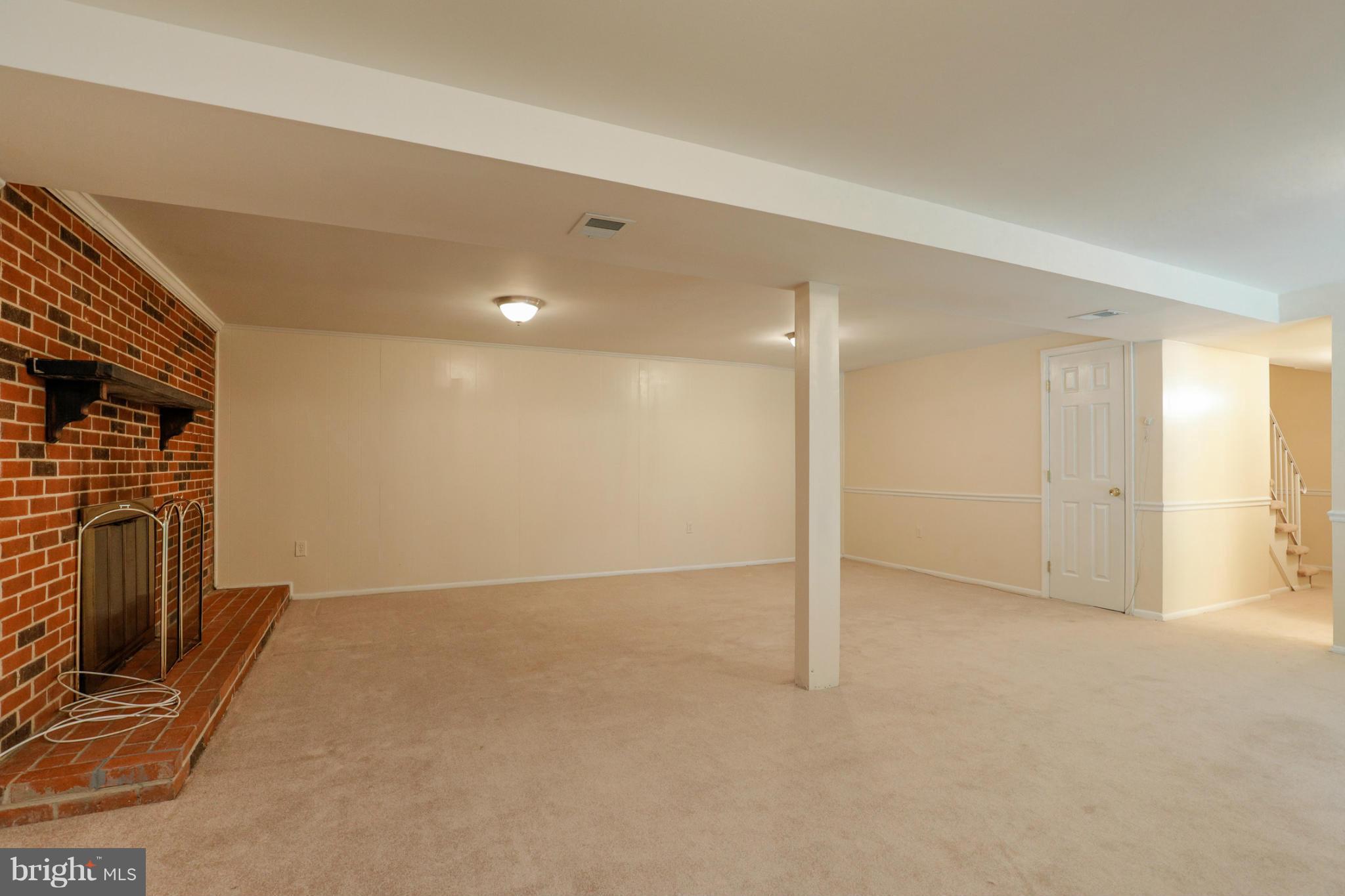 13822 Delaney Road Woodbridge, VA 22193 - Photo 24 of 29 Family Room