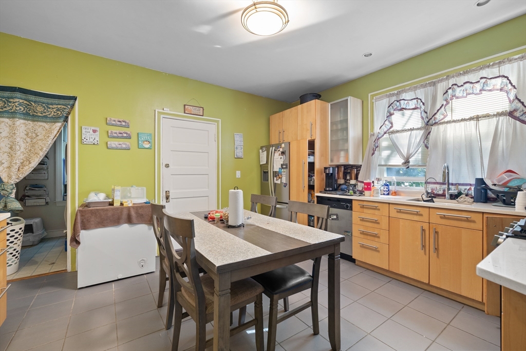 53 Mt Ida Road, Unit 3 Boston, MA 02122 - Photo 5 of 11