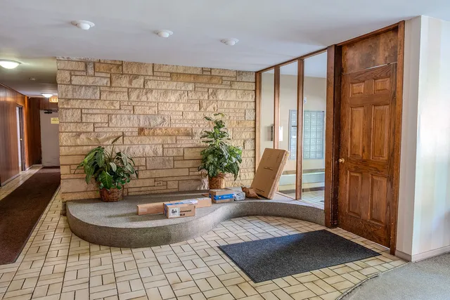 $144,000 | 415 Wesley Avenue, Unit 24, Oak Park, IL 60302