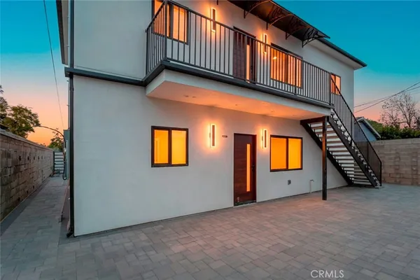 $3,450 | 11112 1/2 Emelita Street, North Hollywood, CA 91601