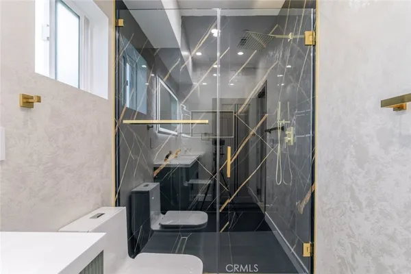 $3,450 | 11112 1/2 Emelita Street, North Hollywood, CA 91601