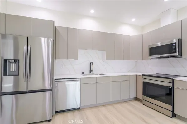 $3,450 | 11112 1/2 Emelita Street, North Hollywood, CA 91601