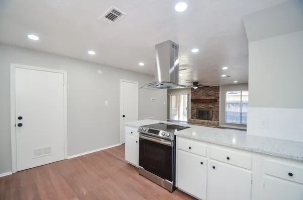 $1,700 | 123 Cypress Lane, Conroe, TX 77301