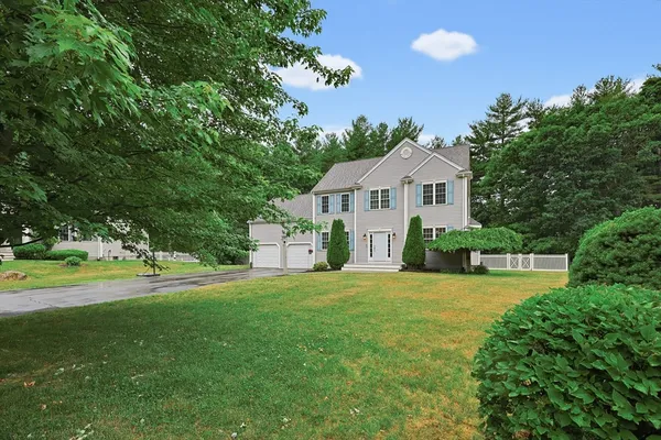 $975,000 | 25 Sullivan Way, Foxboro, MA 02035