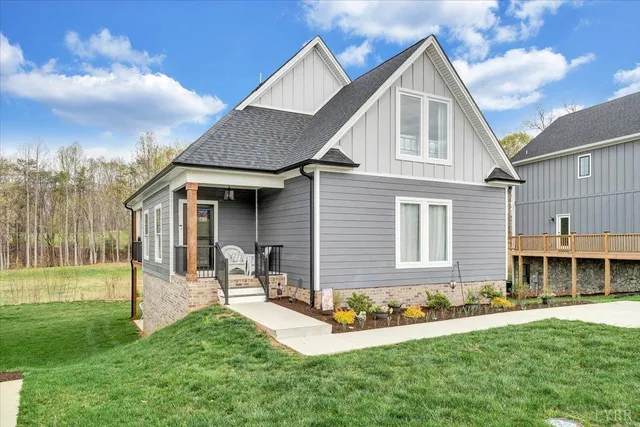 $499,900 | 111 Retreat Lane, Huddleston, VA 24104
