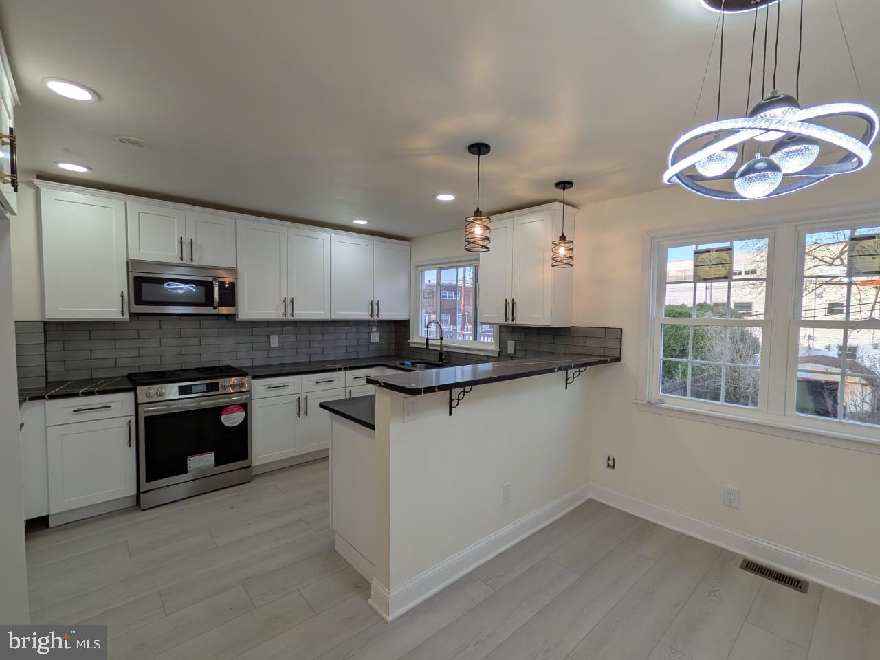 3707 Academy Road Philadelphia, PA 19154 - Photo 2 of 15