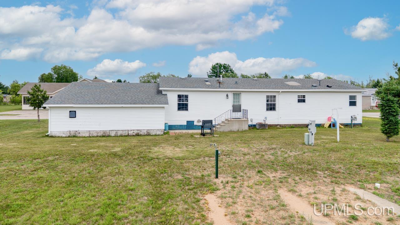 1620 Willow Creek Road, Unit 2 Escanaba, MI 49829 - Photo 25 of 26