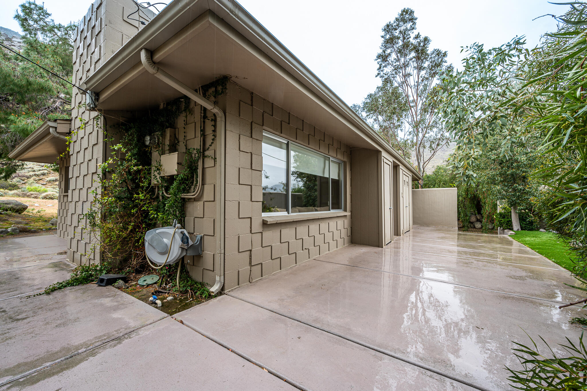 15971 Snowcreek Canyon Road Whitewater, CA 92282 - Photo 2 of 45 a front view of a house