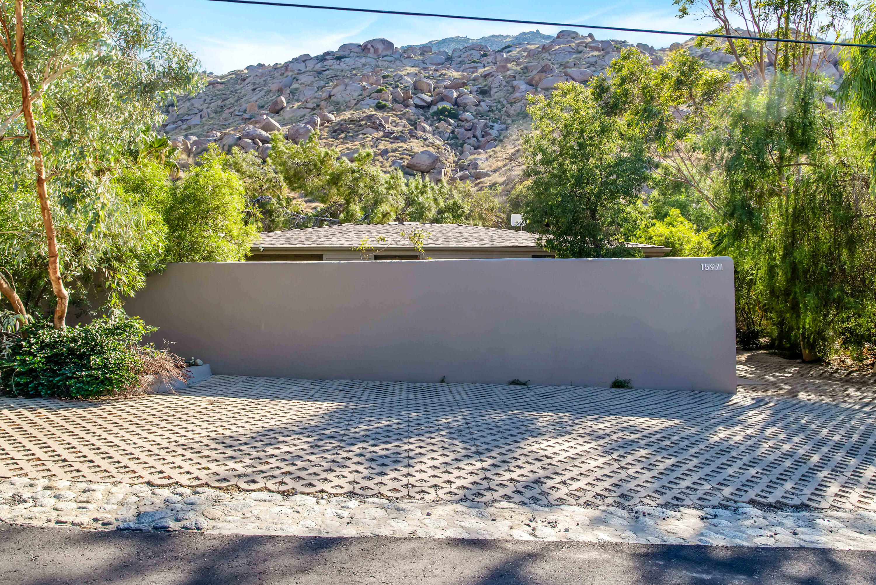 15971 Snowcreek Canyon Road Whitewater, CA 92282 - Photo 25 of 45 a view of outdoor space and yard