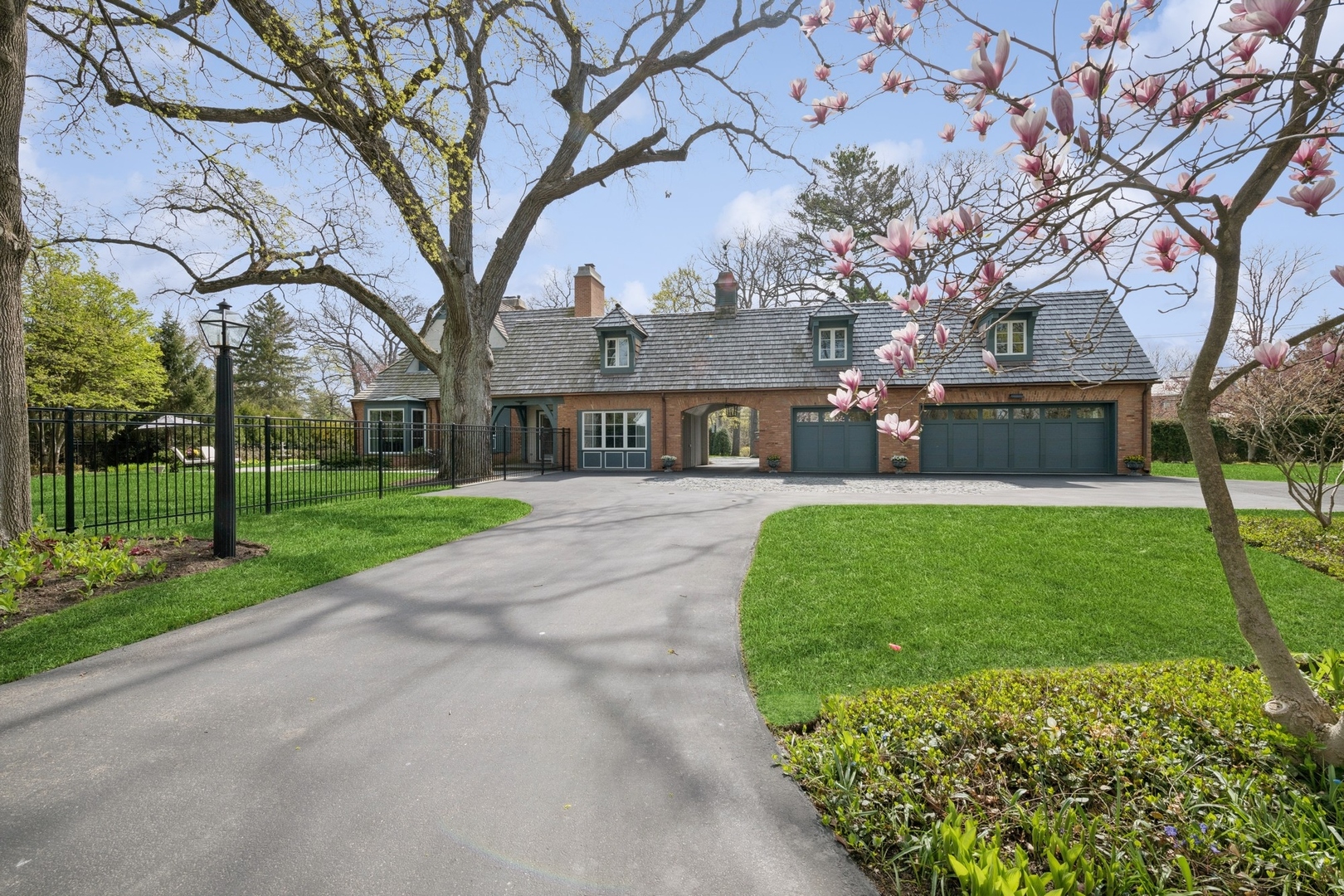 1006 Elm Tree Road Lake Forest, IL 60045 - Photo 2 of 33 Gallery Image 2