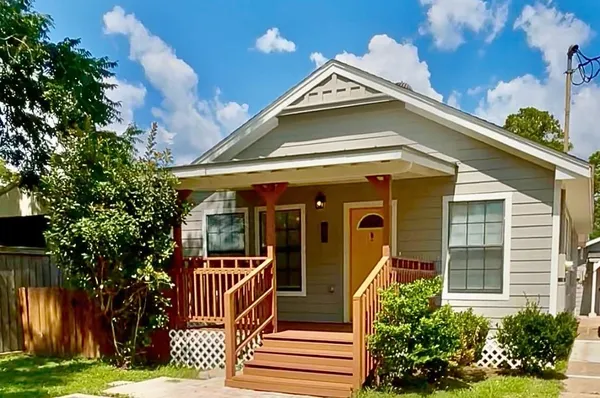 $1,725 | 410 Mc Phail Street, Unit B, Tomball, TX 77375