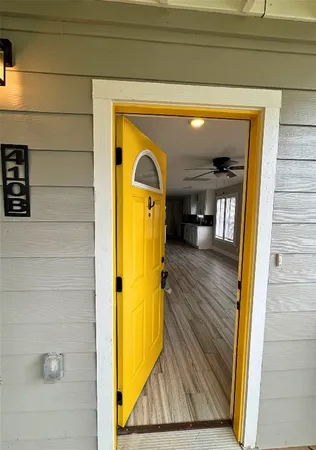 $1,725 | 410 Mc Phail Street, Unit B, Tomball, TX 77375