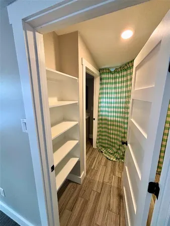 $1,725 | 410 Mc Phail Street, Unit B, Tomball, TX 77375