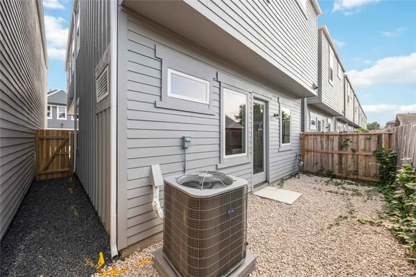 $2,525 | 318 Charlock Street, Houston, TX 77022