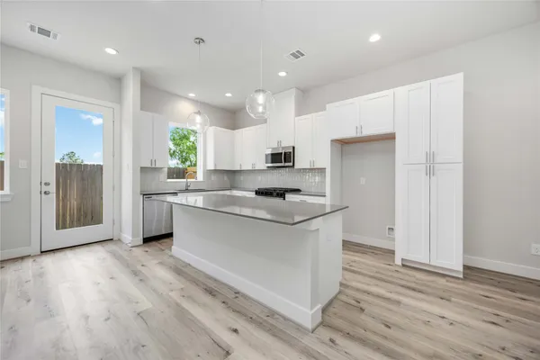 $2,525 | 318 Charlock Street, Houston, TX 77022