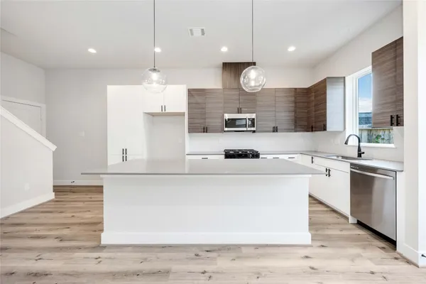 $2,525 | 318 Charlock Street, Houston, TX 77022